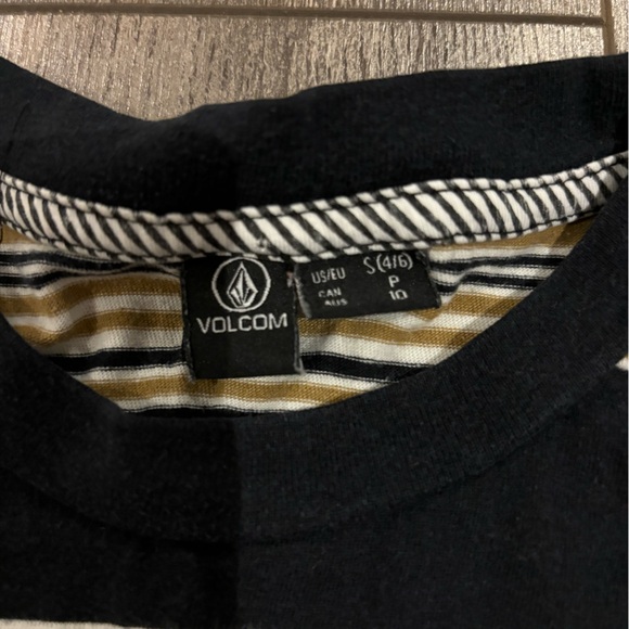 Volcom Shirt - Picture 2 of 4